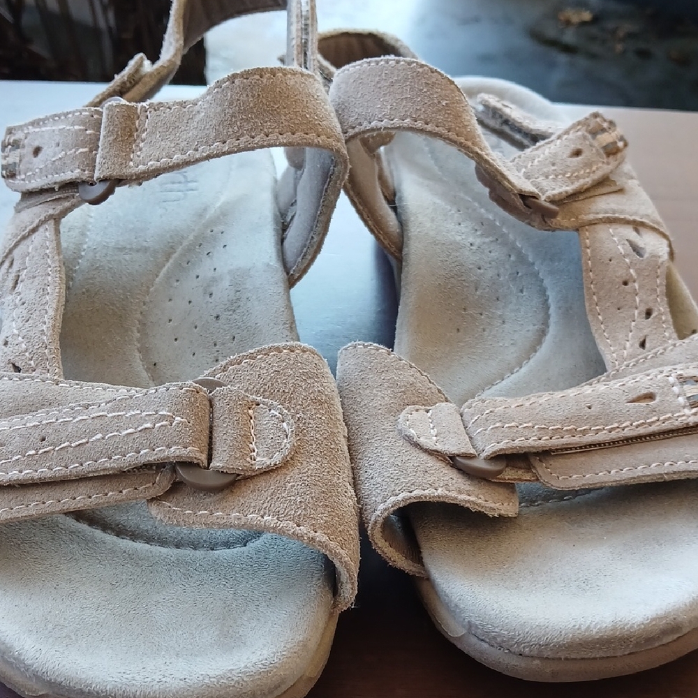 Earth Origins Women's Suede Strappy Sandals in Light Taupe